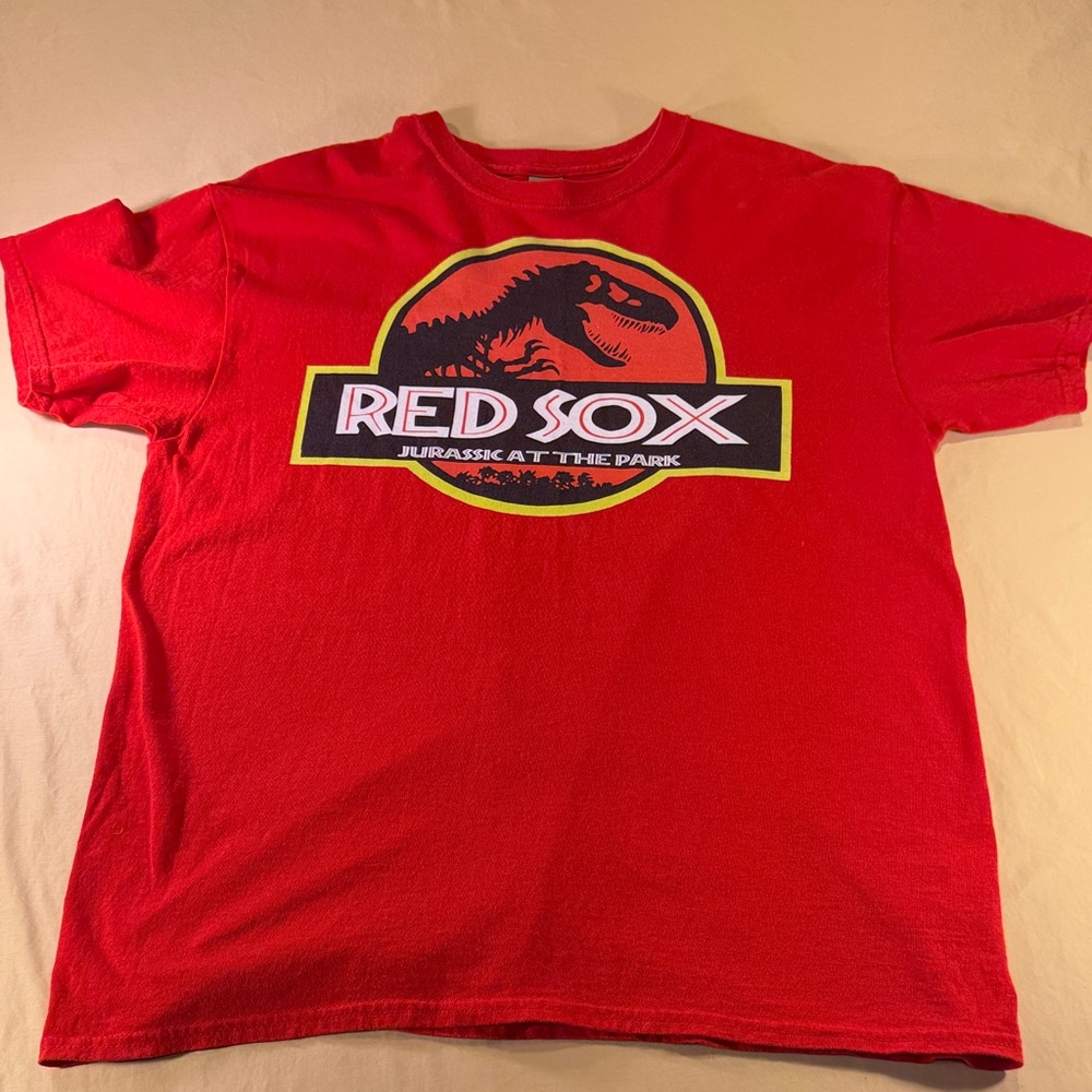 Boston Red Sox with Jurassic Park dinosaur graphics T-shirt size large crewneck